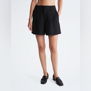 Calvin Klein Black Single Pleat Tailored Shorts, size 10